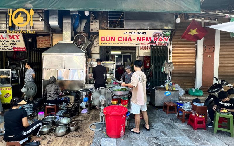 Start your Hanoi Travel with a flavorful meal